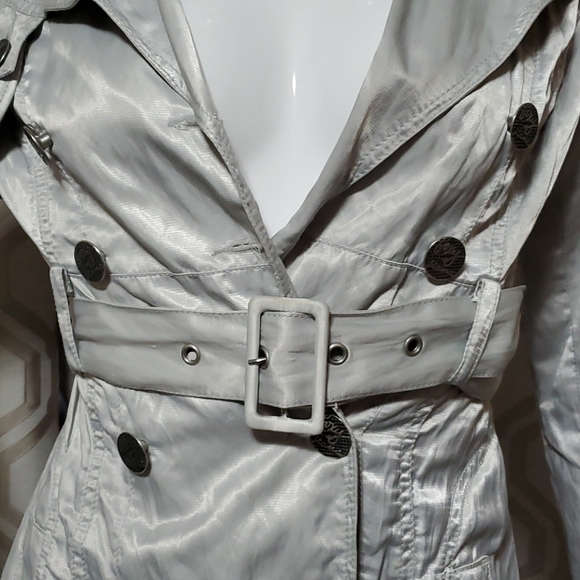 Foxy Jean soft silver wrinkled trench - Picture 7 of 10